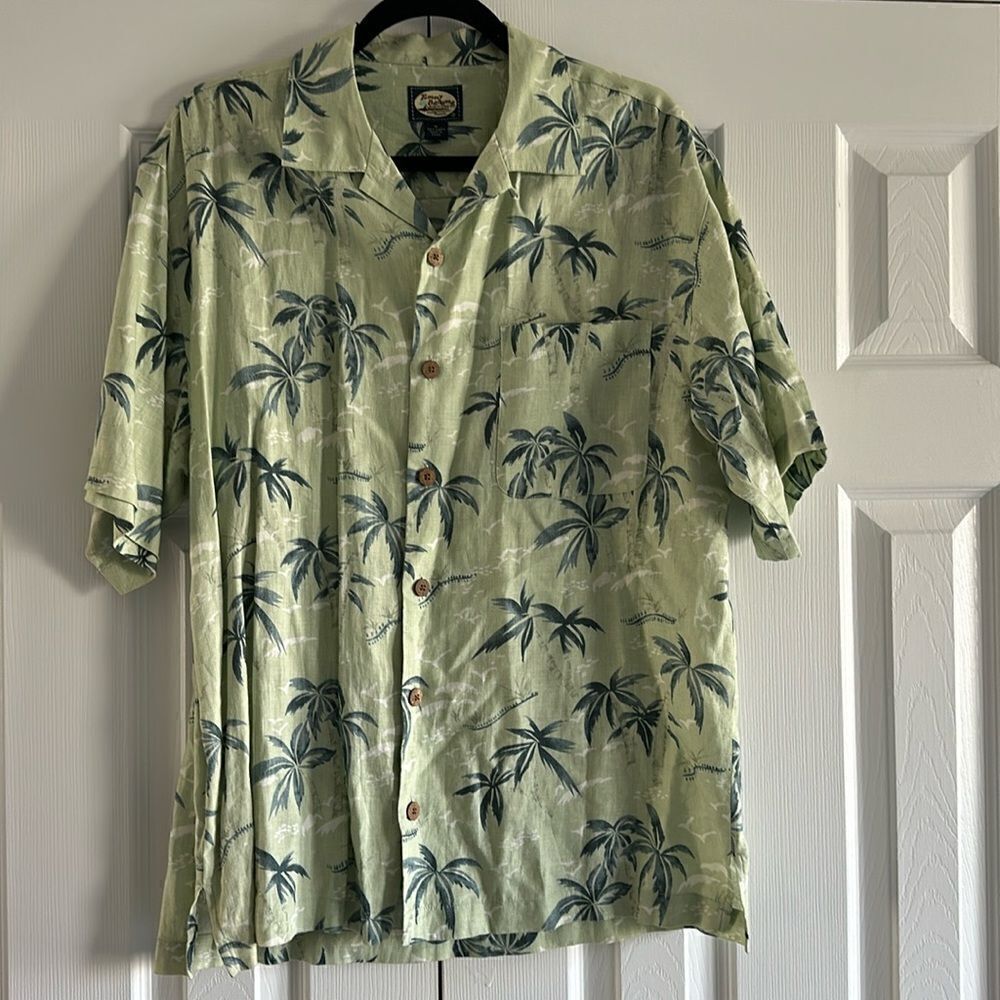 Tommy Bahama Men’s Light Green with Palm Trees Short-sleeve Button Down Shirt
